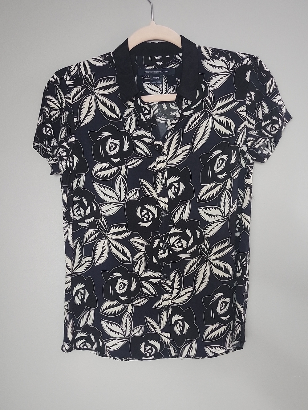 FRENCH CONNECTION Black navy and White Floral Button-Down Shirt